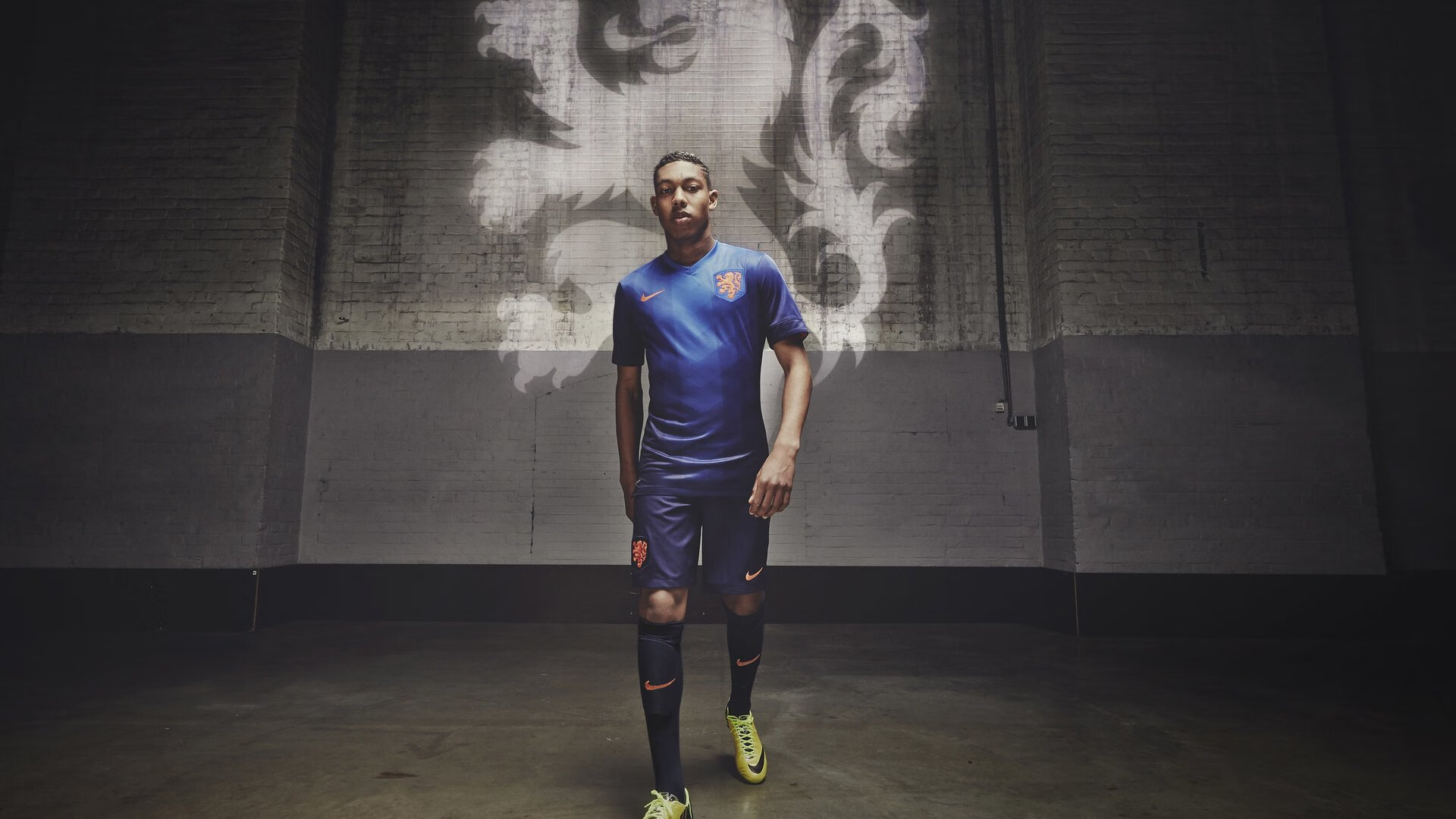 爱德华兹化身关键先生，湖人背水一战险胜魔术