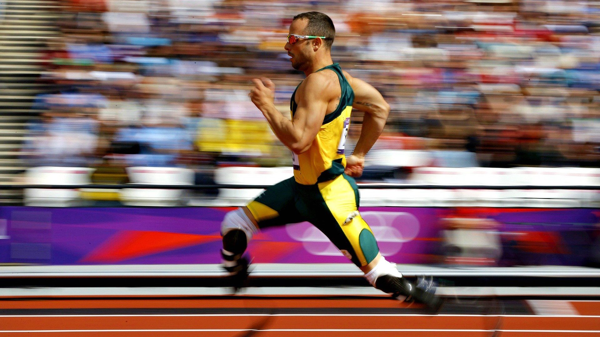 开云体育平台APP-引擎轰鸣与稳定心跳，F1揭幕战之夜与英格拉姆的无声交响