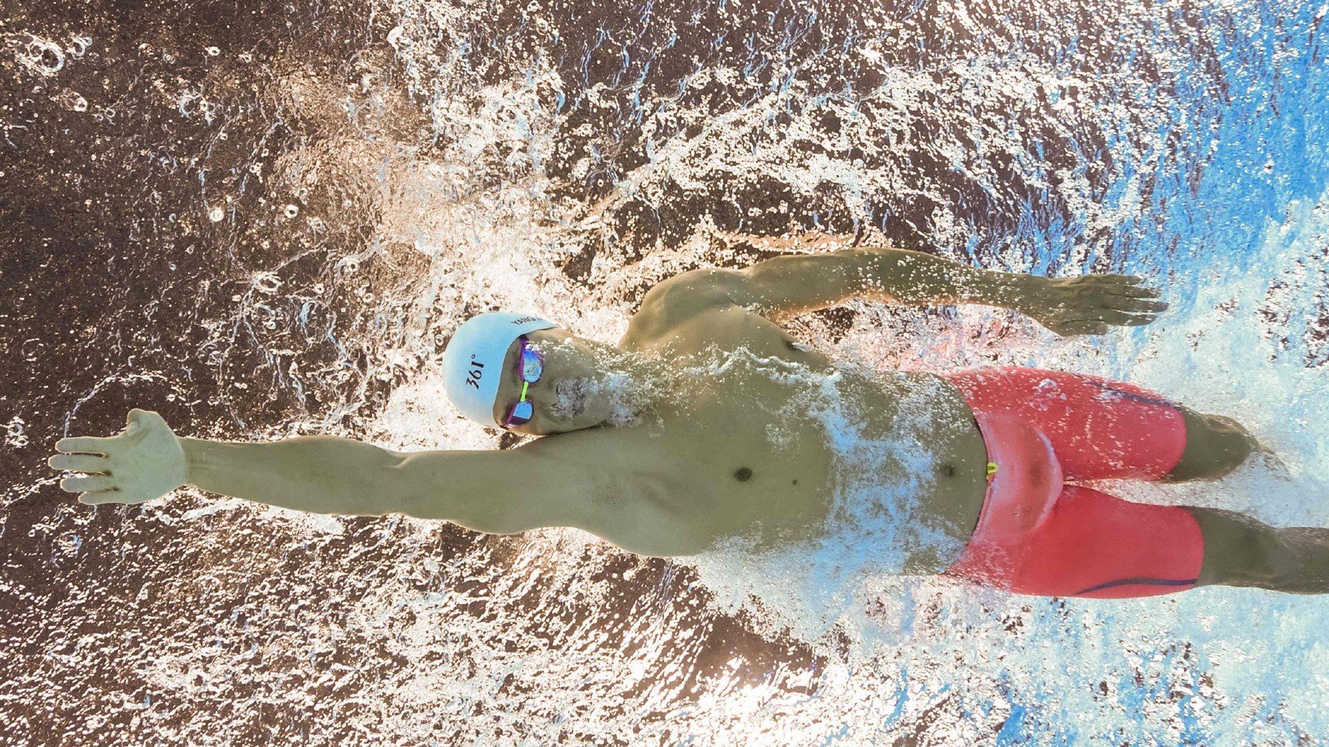 冰与火的对决，东决关键战，冰岛制霸喀麦隆的战术启示